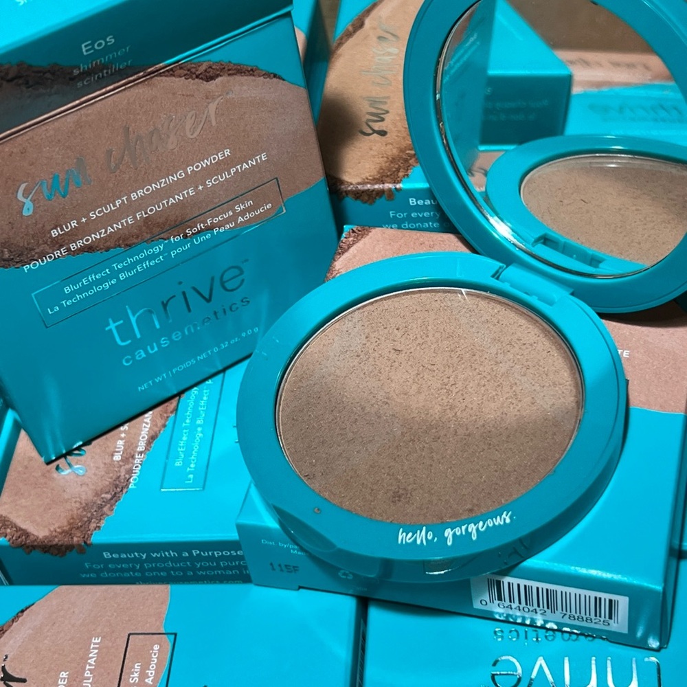 (1) New in Box Thrive Causemetics Sun Chaser Eos Shimmer Blur+Sculpt Bronzing